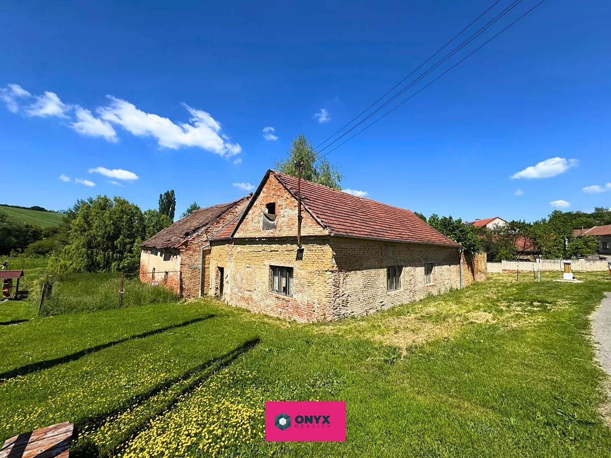 Prodej stavebního pozemku 1590 m²
